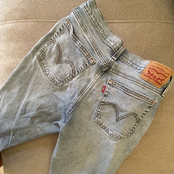 Levi cropped wedgie straight - Picture 2 of 6